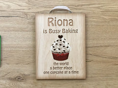 Busy Baking Wood Effect Rustic Sig: Cupcake, Meringue or Candy Design