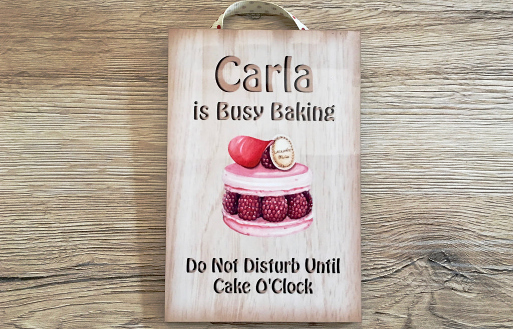 Busy Baking Wood Effect Rustic Sig: Cupcake, Meringue or Candy Design